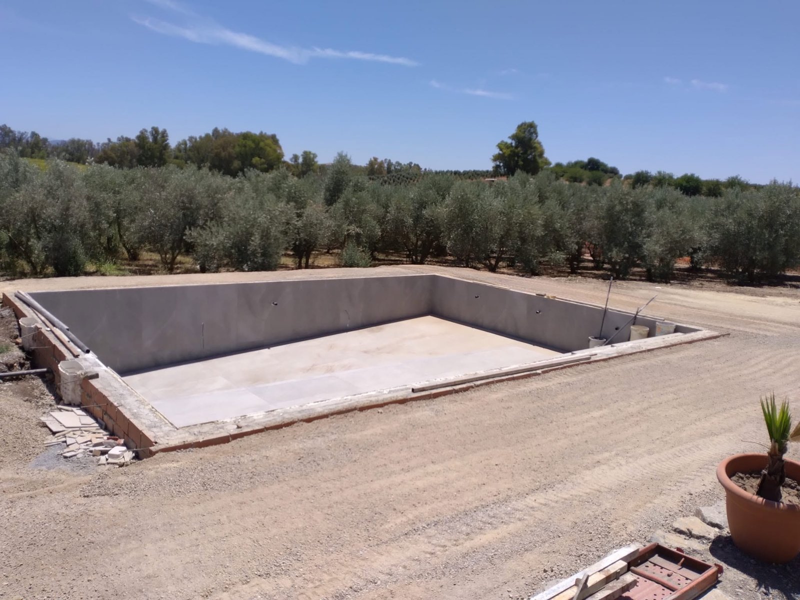 Vaso de piscina en fase de estructura